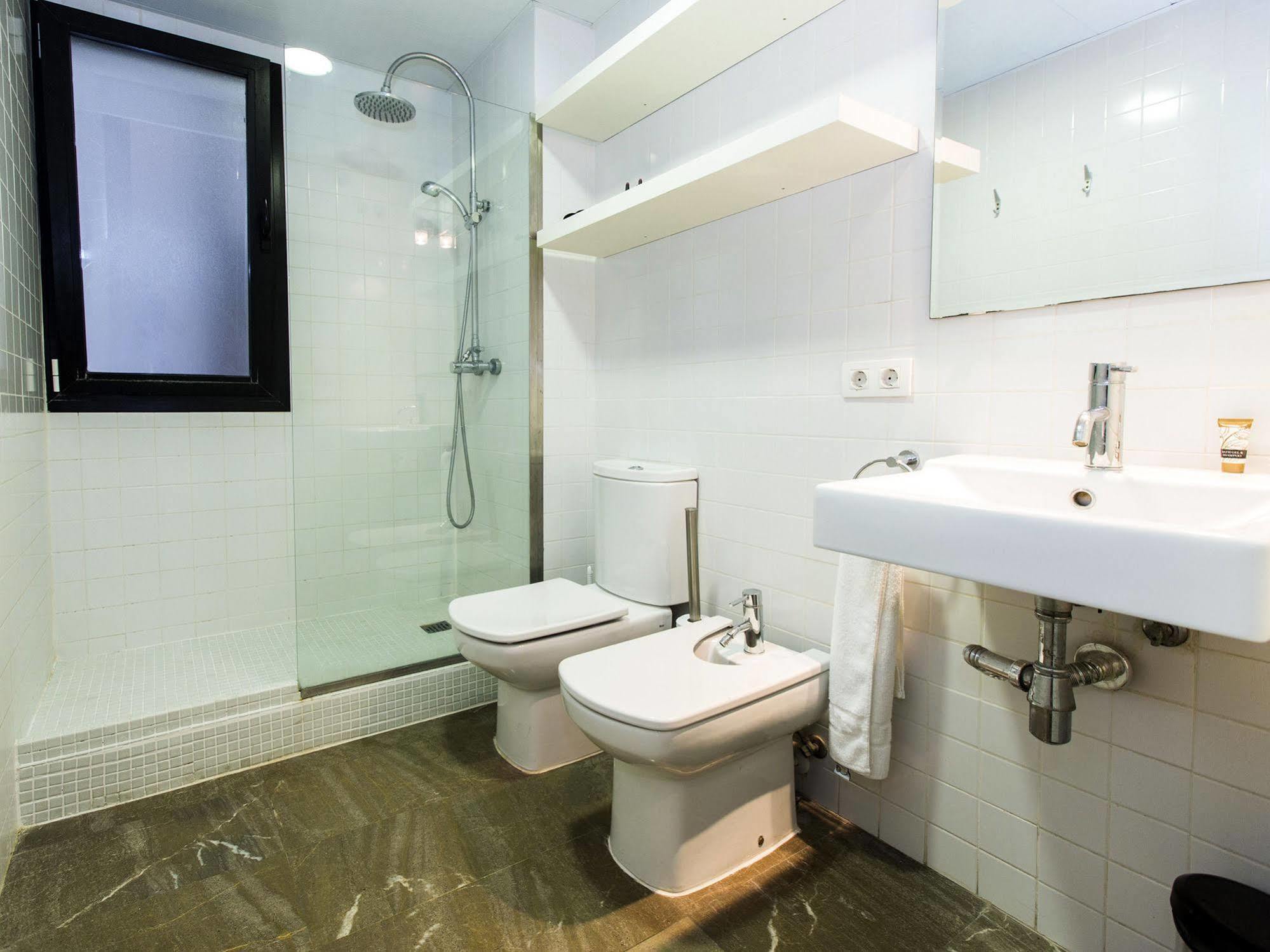 Total Valencia Vitoria Appartement Buitenkant foto
