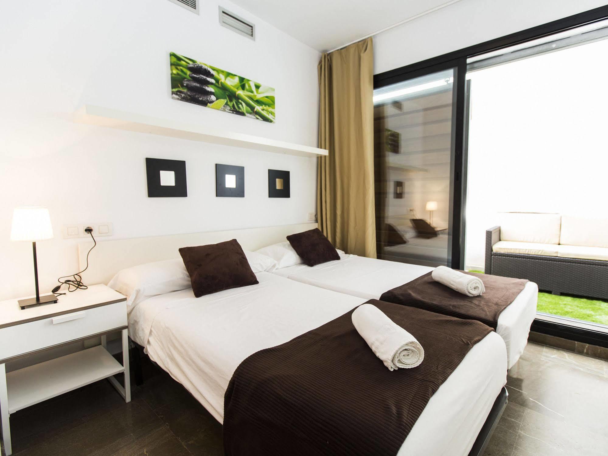 Total Valencia Vitoria Appartement Buitenkant foto