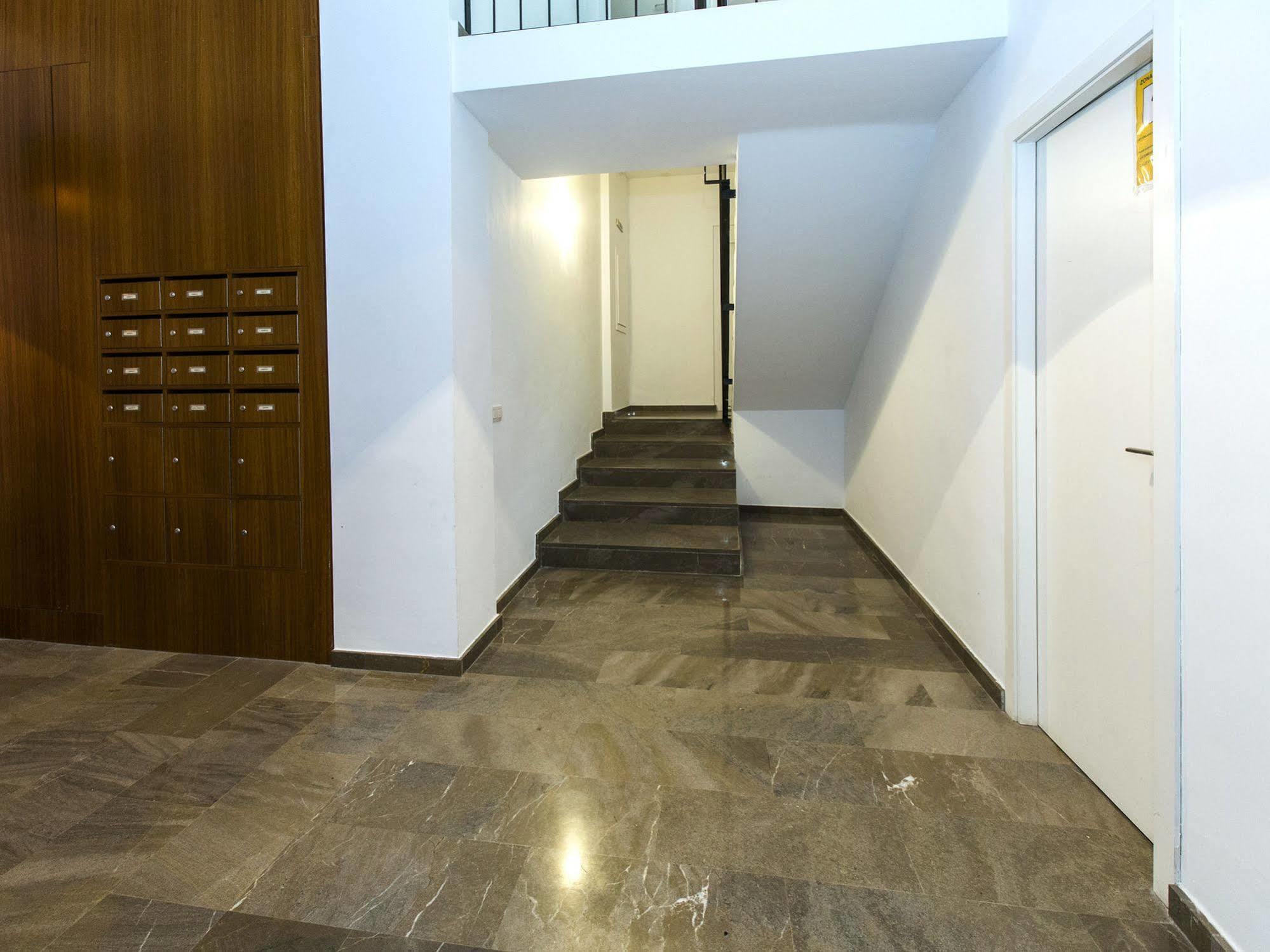 Total Valencia Vitoria Appartement Buitenkant foto