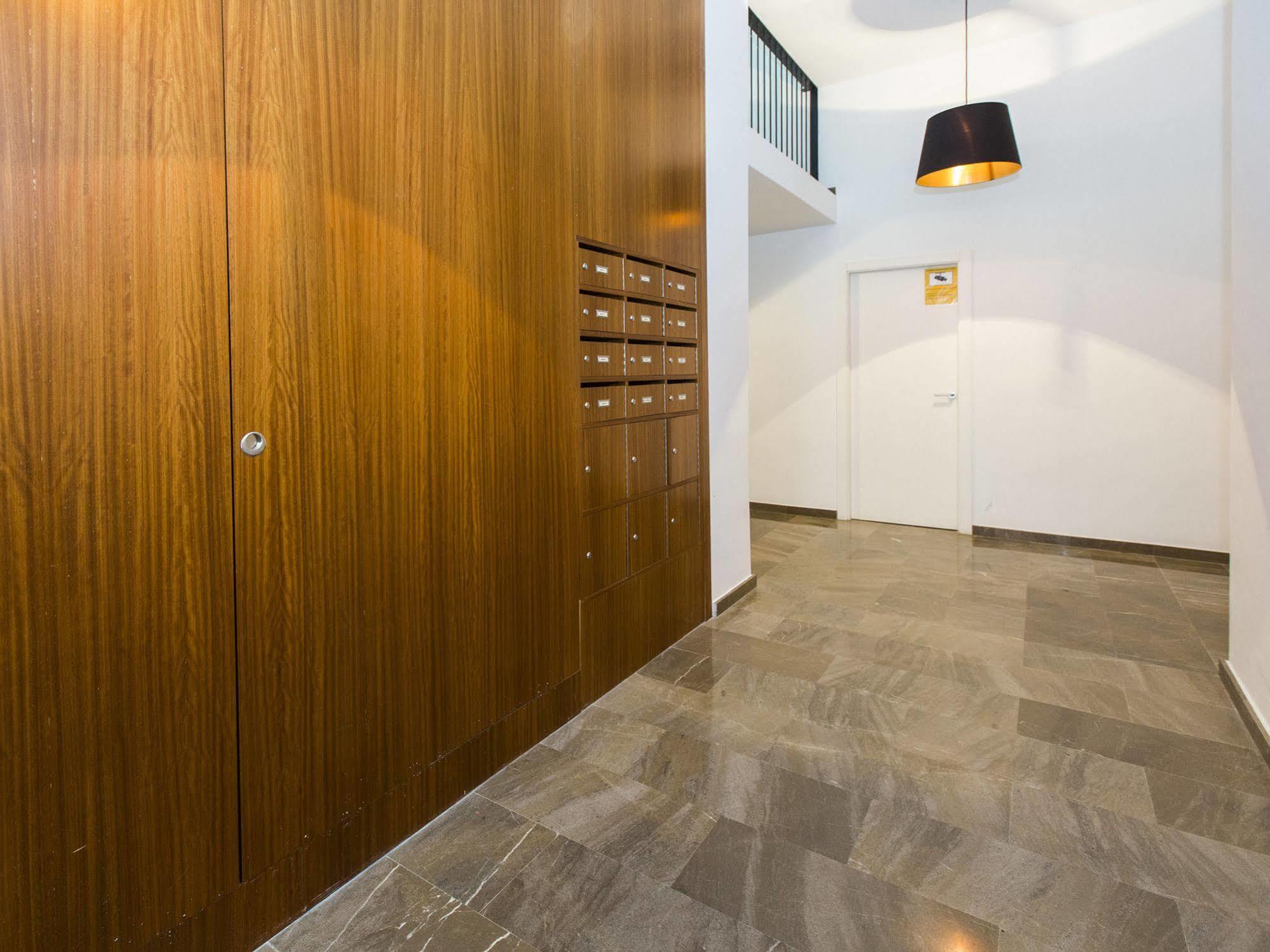 Total Valencia Vitoria Appartement Buitenkant foto