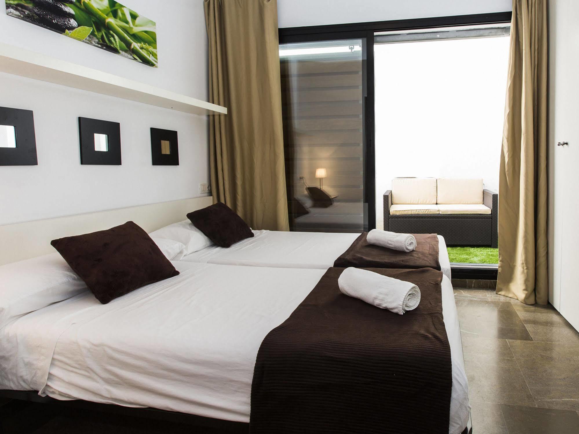 Total Valencia Vitoria Appartement Buitenkant foto