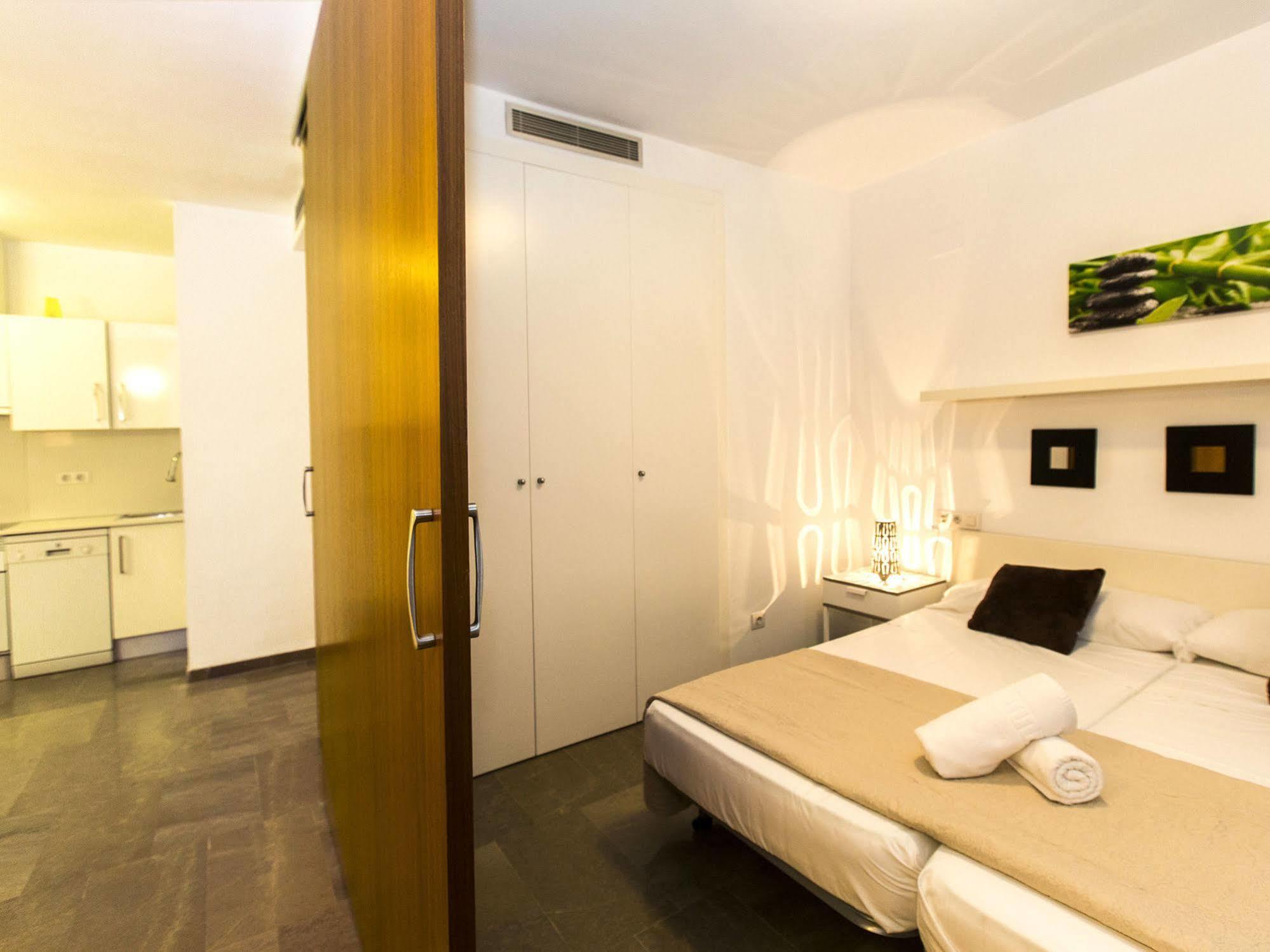 Total Valencia Vitoria Appartement Buitenkant foto