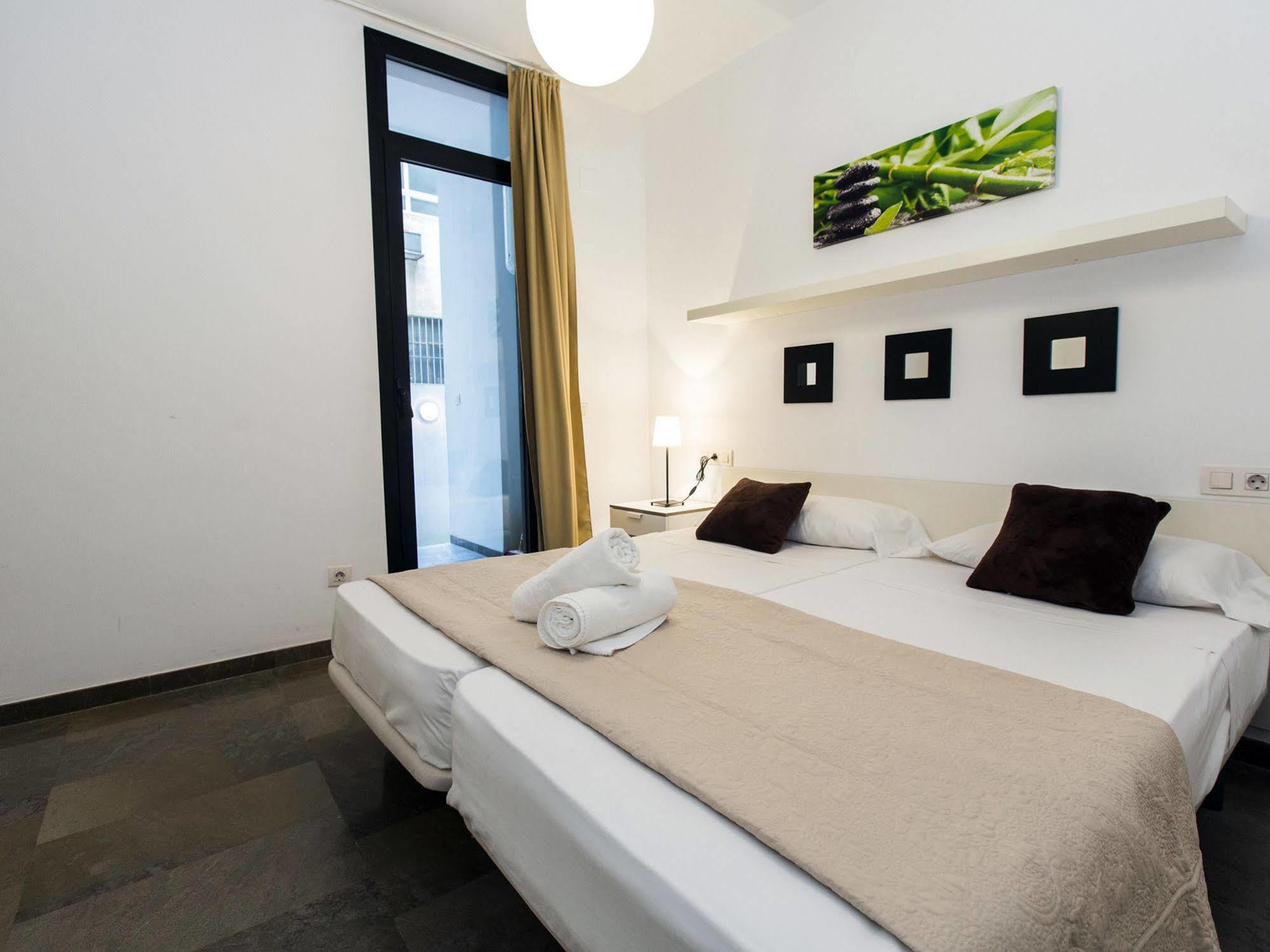 Total Valencia Vitoria Appartement Buitenkant foto