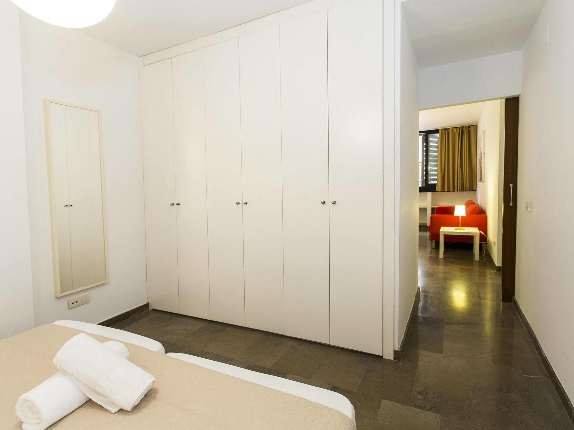 Total Valencia Vitoria Appartement Buitenkant foto