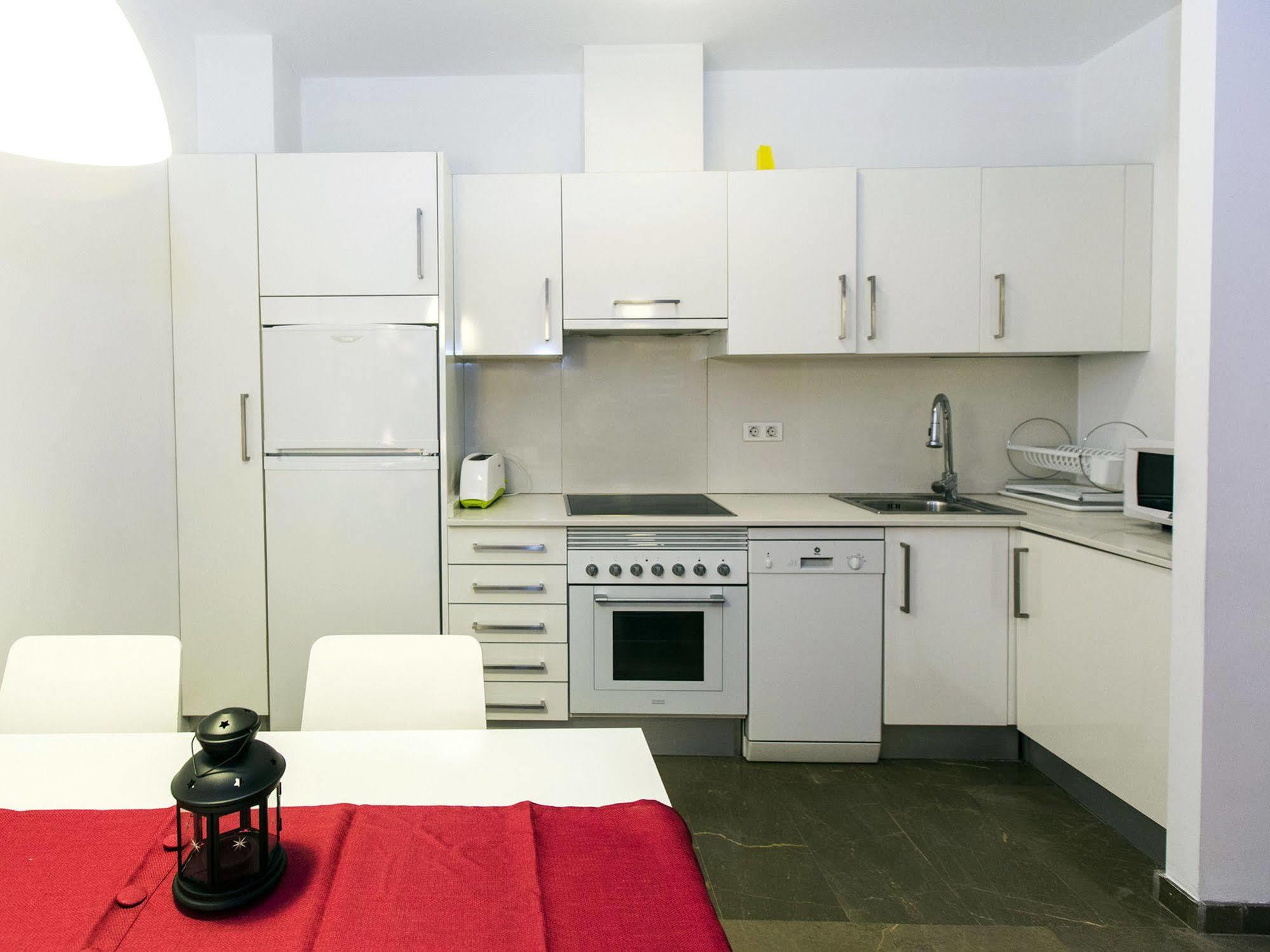 Total Valencia Vitoria Appartement Buitenkant foto